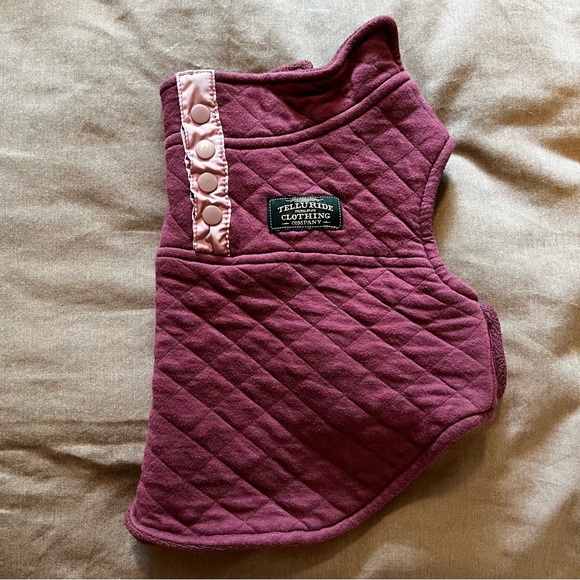 Telluride Clothing | Quilted Dog Blanket - Picture 4 of 11